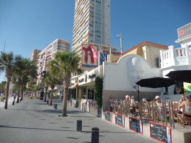Disponible En Abril-Wifi-3Hab, 6 Pers, -Piscina, Aire Acondi-Parking Opcionable Extra Appartement Benidorm Buitenkant foto