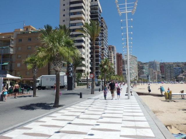 Disponible En Abril-Wifi-3Hab, 6 Pers, -Piscina, Aire Acondi-Parking Opcionable Extra Appartement Benidorm Buitenkant foto