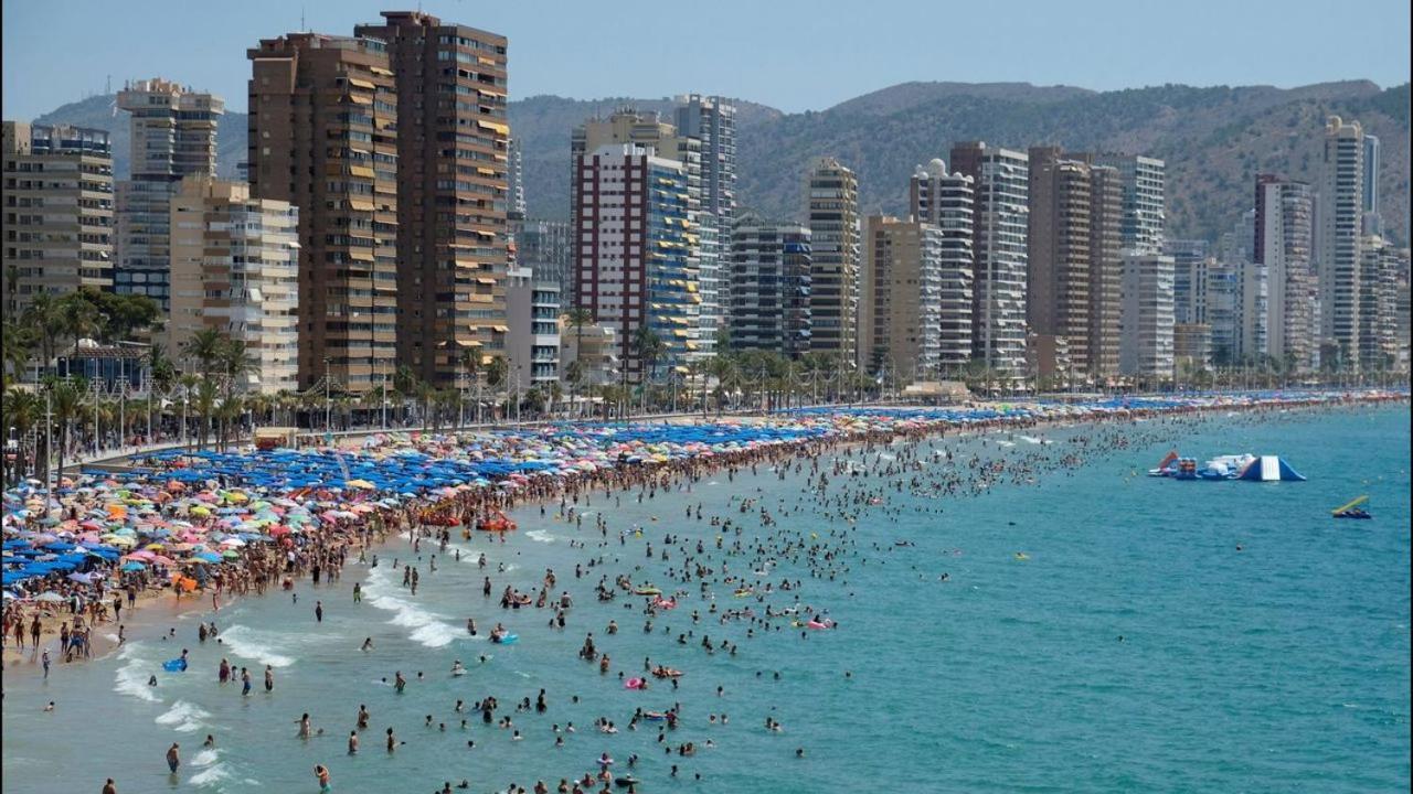 Disponible En Abril-Wifi-3Hab, 6 Pers, -Piscina, Aire Acondi-Parking Opcionable Extra Appartement Benidorm Buitenkant foto