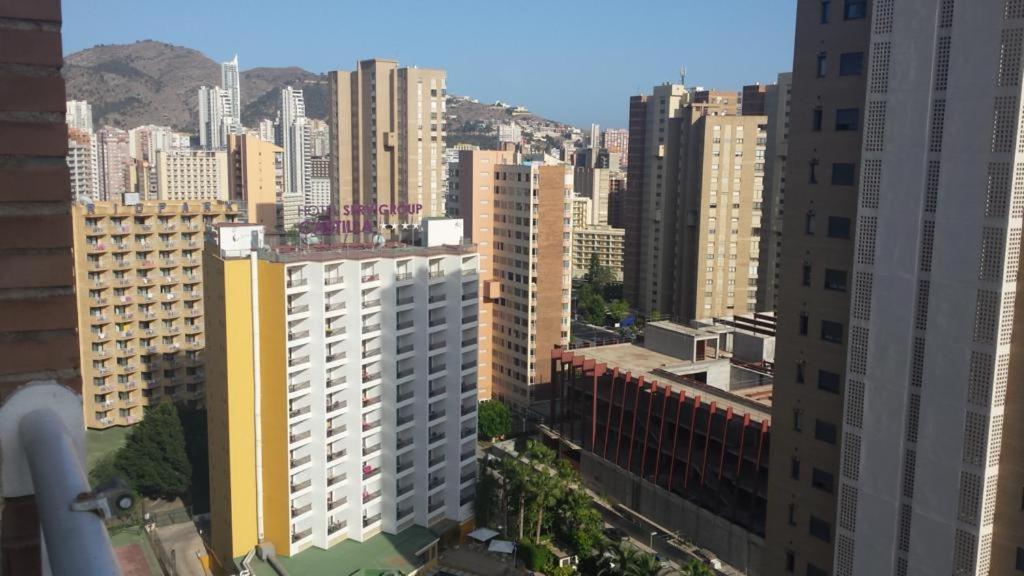 Disponible En Abril-Wifi-3Hab, 6 Pers, -Piscina, Aire Acondi-Parking Opcionable Extra Appartement Benidorm Buitenkant foto