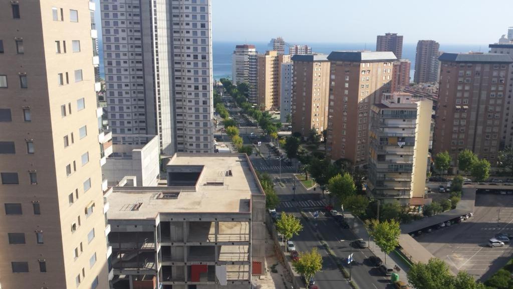 Disponible En Abril-Wifi-3Hab, 6 Pers, -Piscina, Aire Acondi-Parking Opcionable Extra Appartement Benidorm Buitenkant foto
