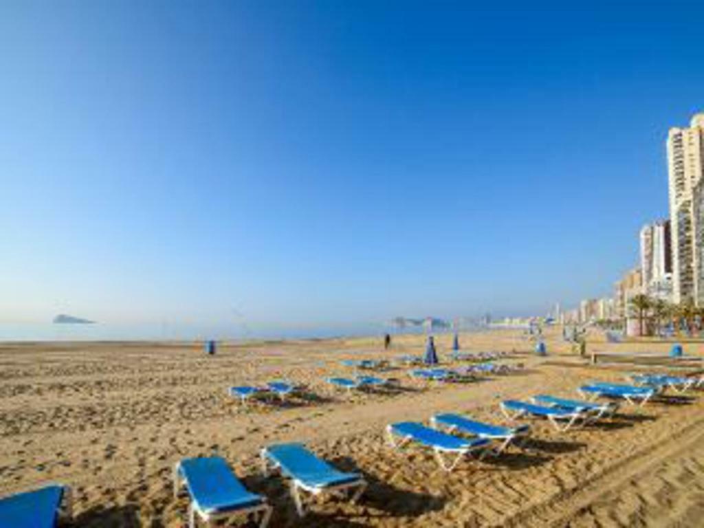 Disponible En Abril-Wifi-3Hab, 6 Pers, -Piscina, Aire Acondi-Parking Opcionable Extra Appartement Benidorm Buitenkant foto