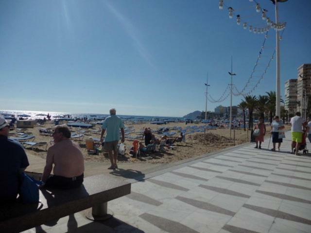 Disponible En Abril-Wifi-3Hab, 6 Pers, -Piscina, Aire Acondi-Parking Opcionable Extra Appartement Benidorm Buitenkant foto